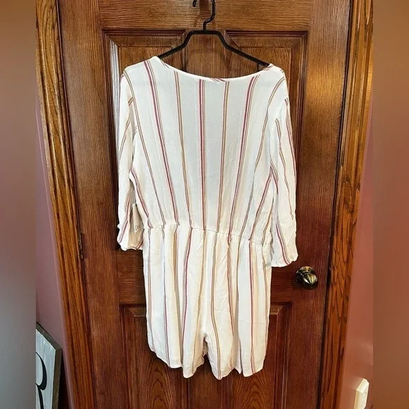 DEX wrap front romper Lg - Picture 7 of 7